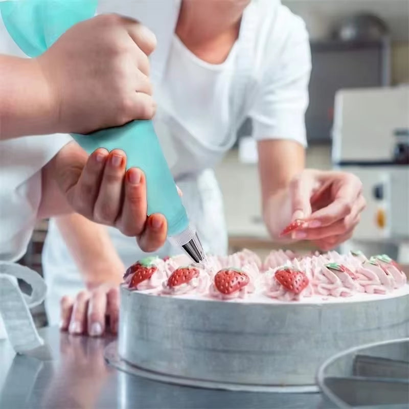 Silicone Piping Bags Tips Set Cake Diy Decorating Kit with Stainless Steel Nozzle Reusable Silicone Pastry Baking Kitchen Tool